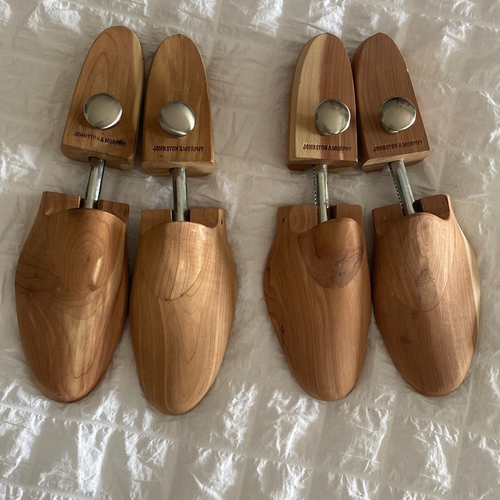 Johnston Murphy chrome knob cedar shoe forms